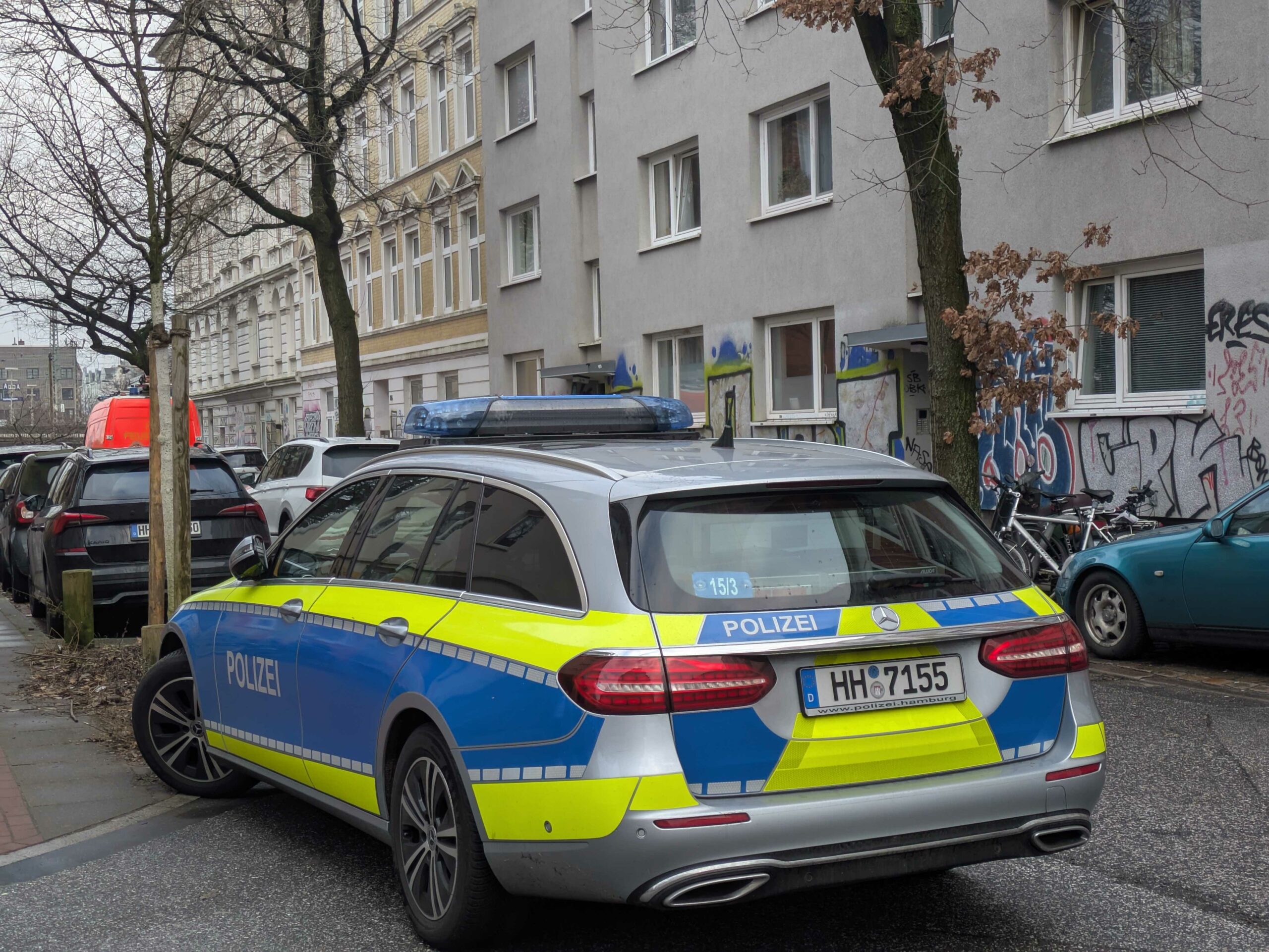 Die Polizei wurde am Mittwoch gleich zweimal zur selben Adresse in Ottensen gerufen.