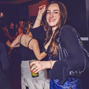 „A.M.“-Rave im Pallas