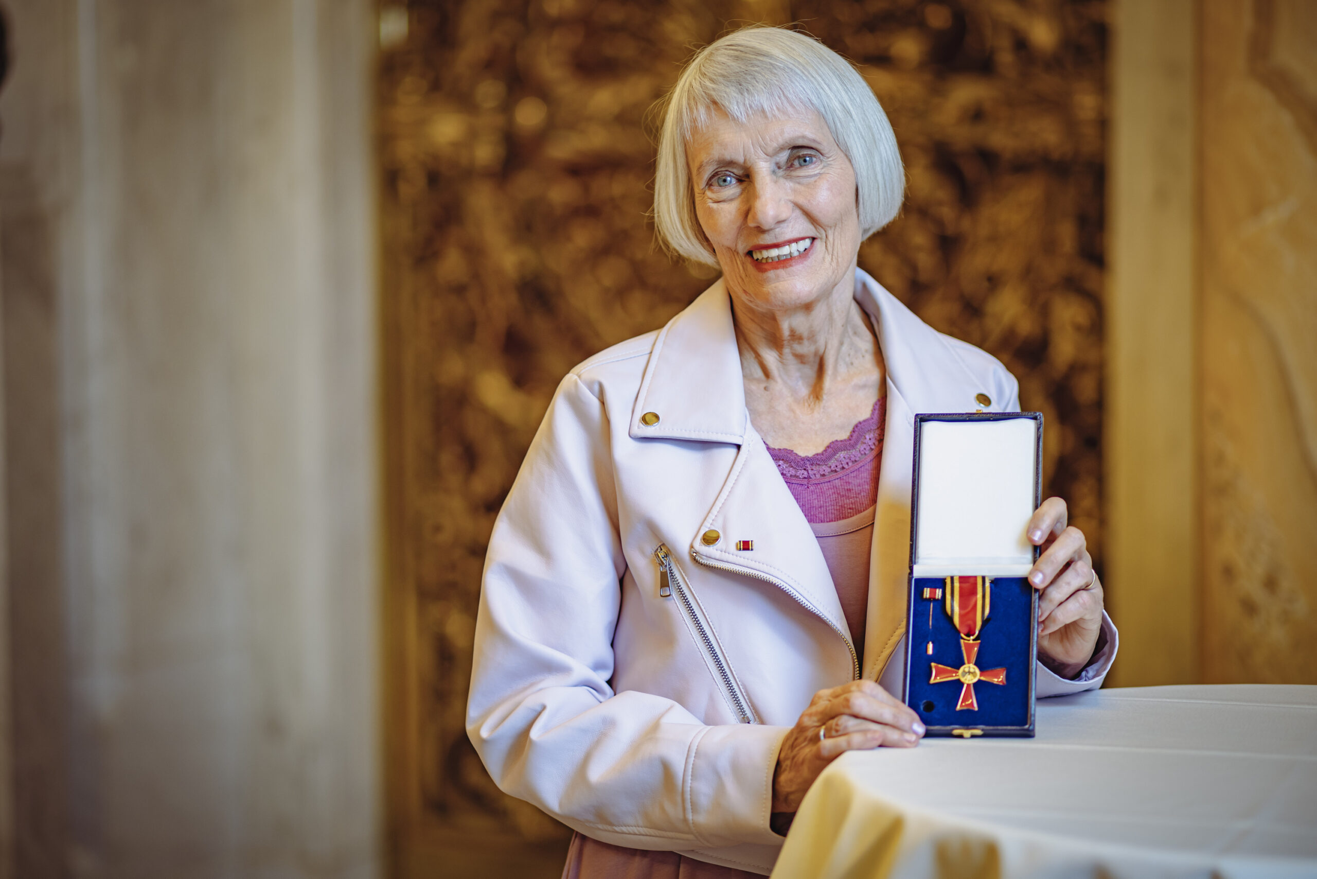 Engagement wurde belohnt: Margot Reinig hat das Bundesverdienstkreuz bekommen.