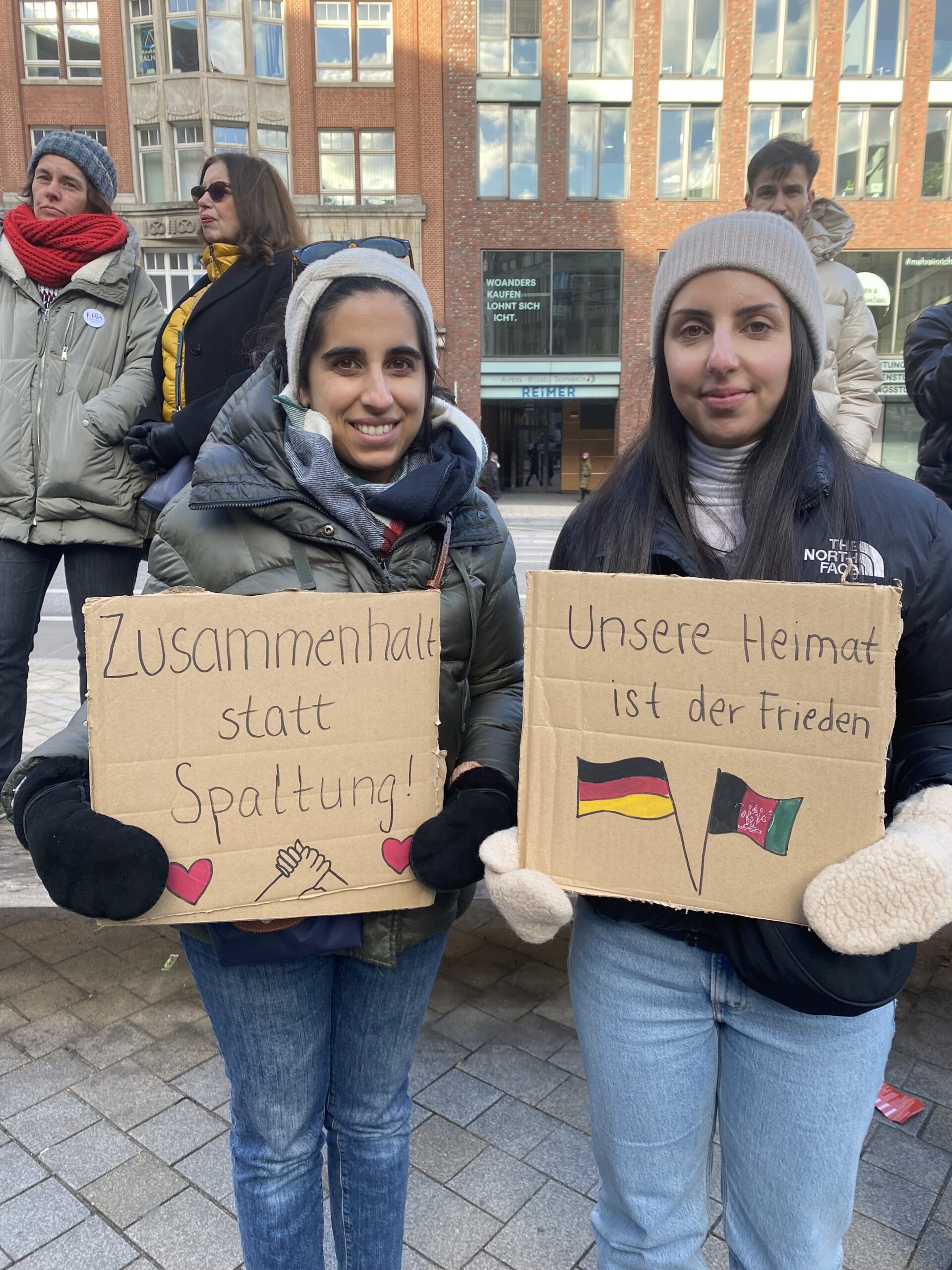 Lale Gluschke (33) und Susan Rateb (32)