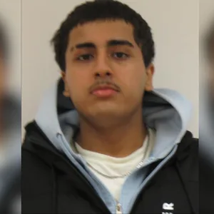 Die Polizei sucht mit diesem Bild nach dem vermissten 15-Jährigen.