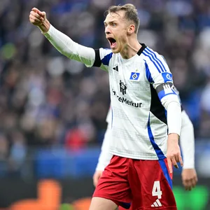 Sebastian Schonlau schreit und gibt Anweisungen
