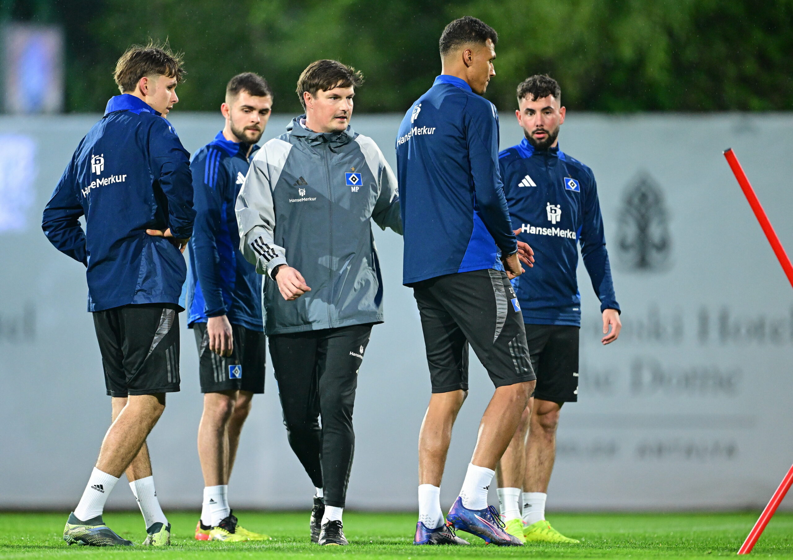 Otto Stange, Lukasz Poreba, Merlin Polzin, Davie Selke und Marco Richter im HSV-Training