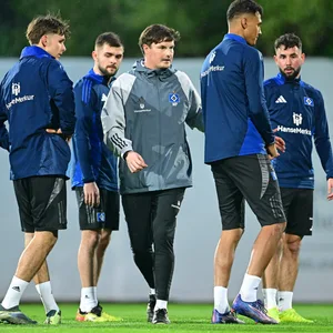 Otto Stange, Lukasz Poreba, Merlin Polzin, Davie Selke und Marco Richter im HSV-Training