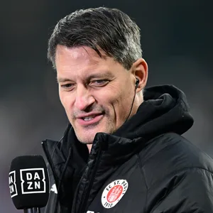 Alexander Blessin muss sich in Mainz auf die Tribüne setzen.