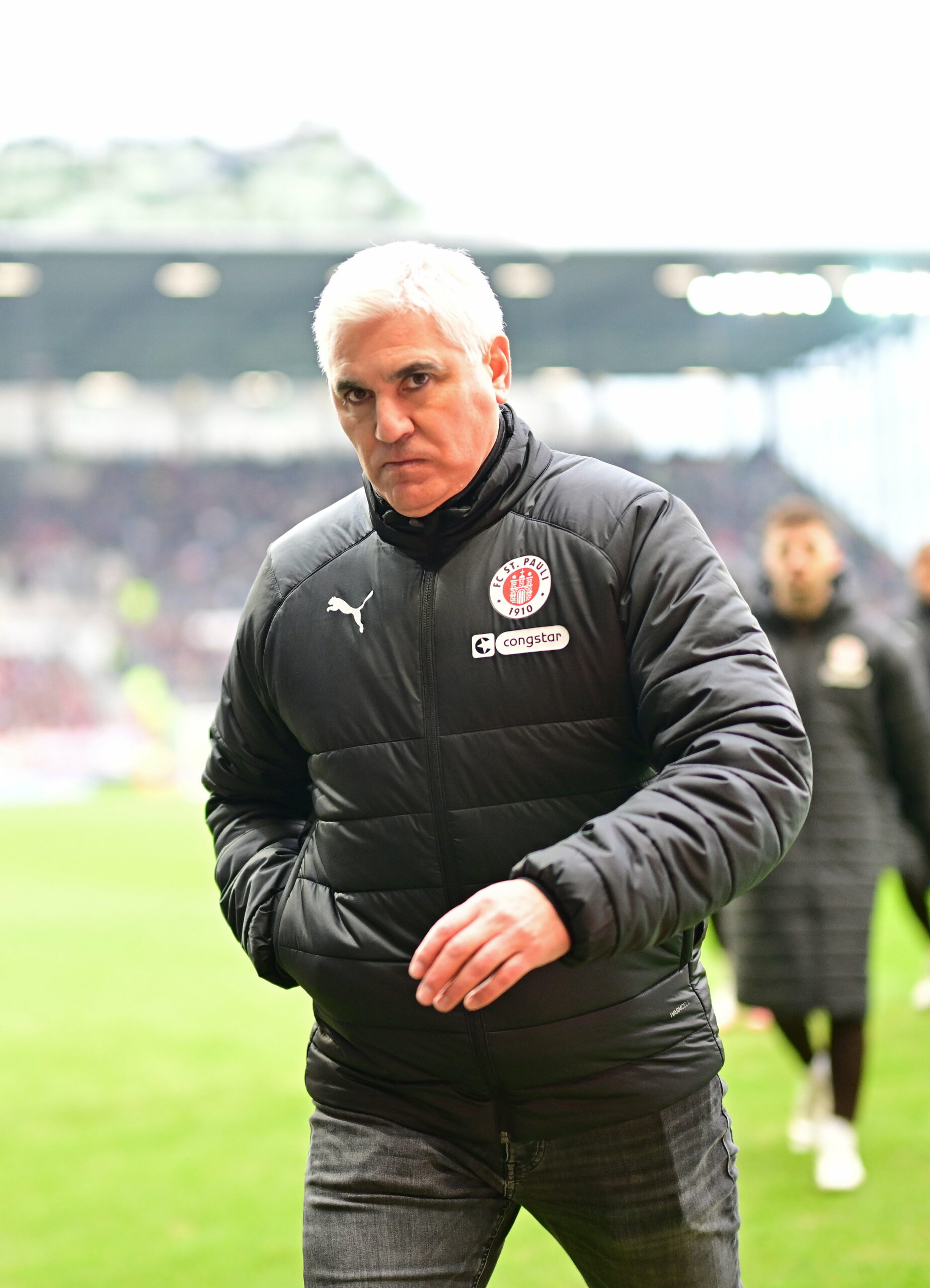 Andreas Bornemann grimmig im Millerntor-Stadion