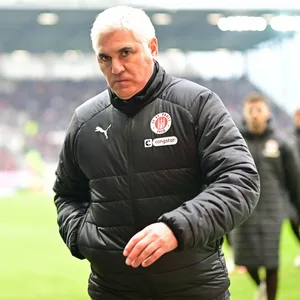 Andreas Bornemann grimmig im Millerntor-Stadion