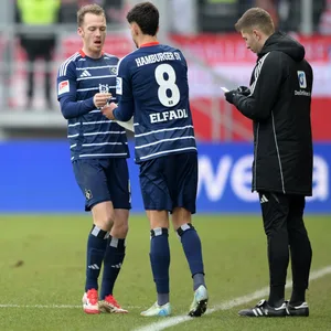 Daniel Elfadli wird für Sebastian Schonlau eingewechselt