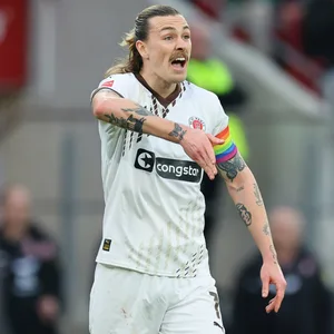 St. Pauli-Kapitän Jackson Irvine in Mainz