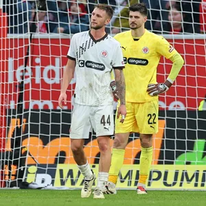 Eric Smith, Siebe Van der Heyden und Nikola Vasilj