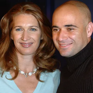 Steffi Graf und Andre Agassi lächeln in die Kamera