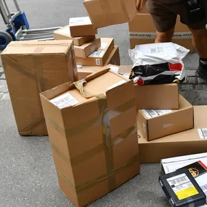 Zwei-drei Klicks, schon kommt die Ware – manchmal drohen aber böse Überraschungen beim Online-Shopping.