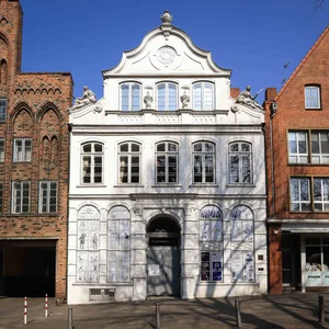 Das Buddenbrookhaus in der Innenstadt von Lübeck.