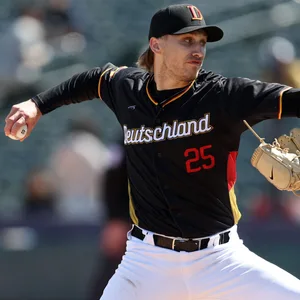 Jaden Agassi als Pitcher im Spiel Deutschland gegen Brasilien