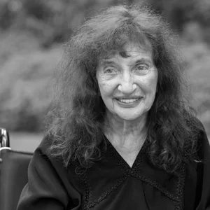 Die legendäre Publizistin, Reporterin und Shoah-Überlebende Peggy Parnass ist im Alter von 97 Jahren gestorben.