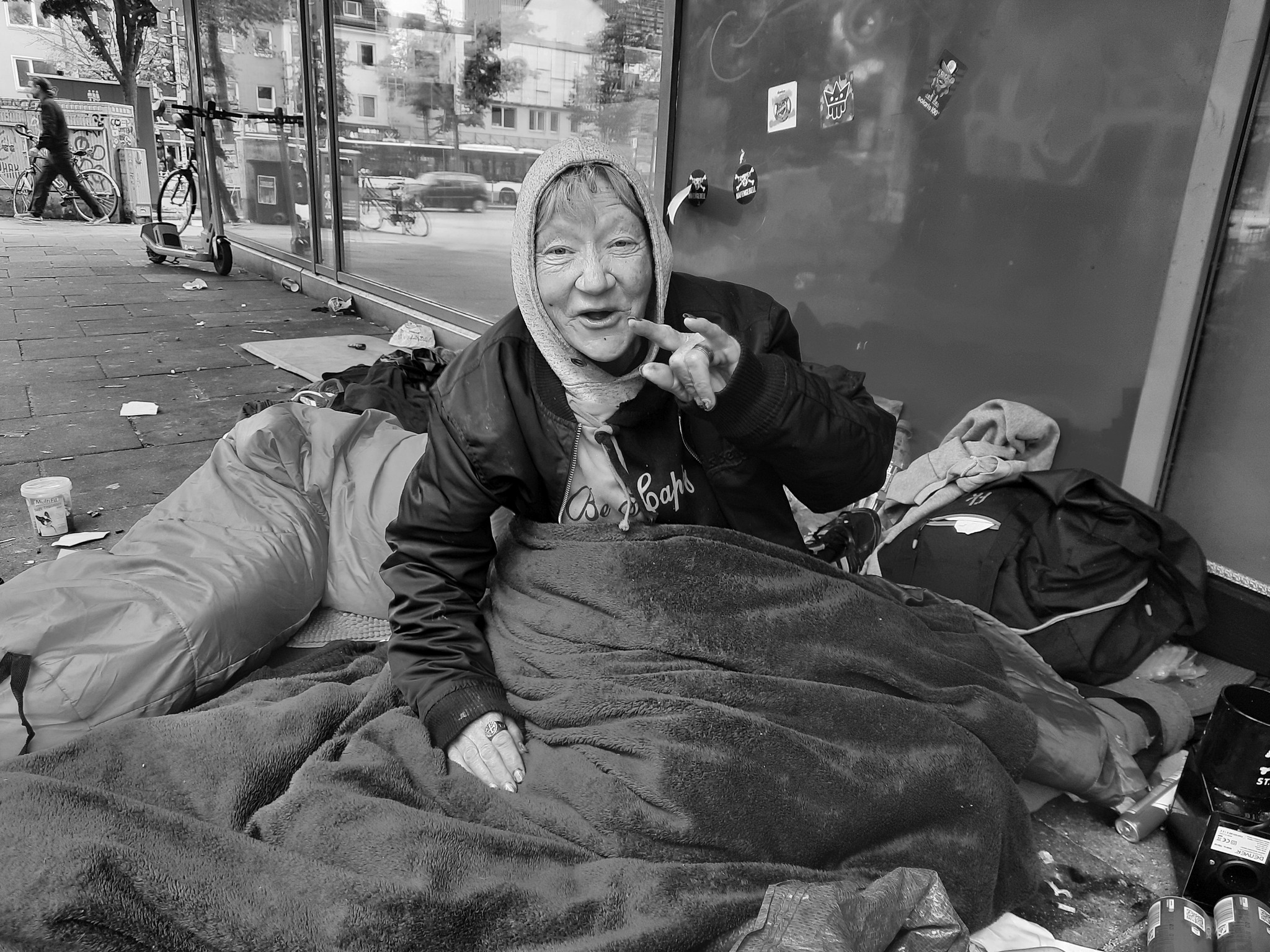 Die Obdachlose Inge an ihrem Schlafplatz auf der Reeperbahn