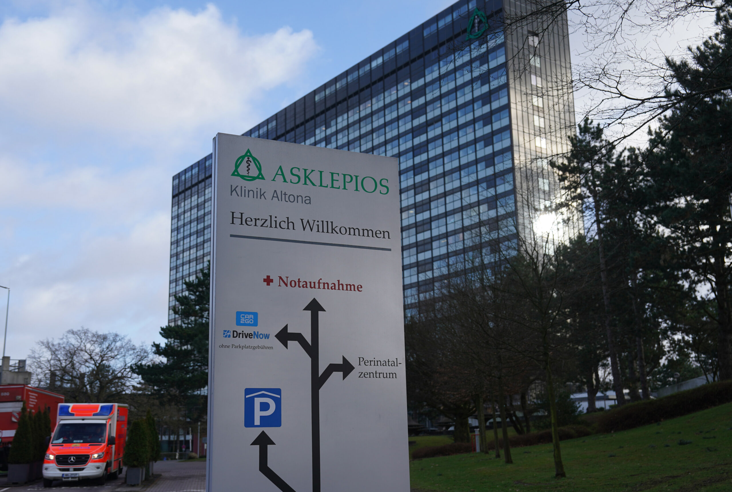 Verdi hat Angestellte aus mehreren Hamburger Kliniken dazu aufgerufen, die Arbeit niederzulegen.