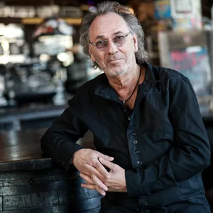 Hugo Egon Balder, Fernsehmoderator, in seiner Rockkneipe Zwick an der Reeperbahn auf St. Pauli.