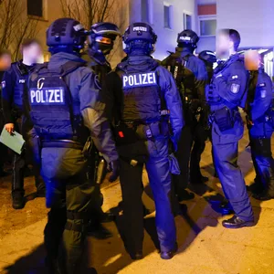 Am Montagabend hörten Anwohner einer Hochhaussiedlung in Schnelsen Schussgeräusche.