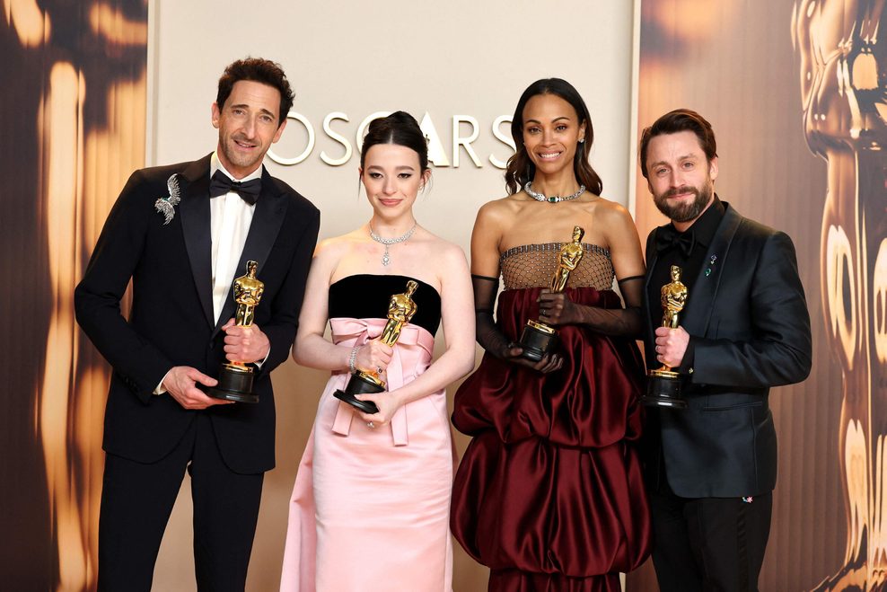 Adrien Brody, Mikey Madison, Zoe Saldaña und Kieran Culkin (von links nach rechts) bei der Oscar-Verleihung 2025