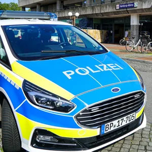 Bahnhof Altona Polizeiauto