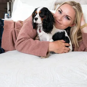 Lindsey Vonn mit ihrem Hund Lucy