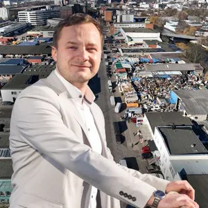 Joscha Heinrich (32) ist Leiter der Task-Force Billstraße und soll dafür sorgen, dass dort wieder Recht und Ordnung Einzug halten.