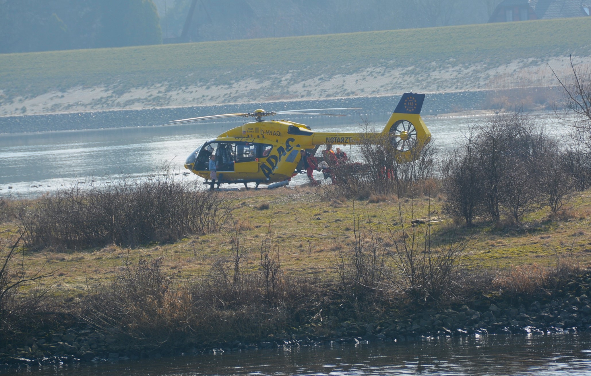 Bei einem Unfall auf der Elbinsel Geesthacht wurde ein kleiner Junge verletzt.