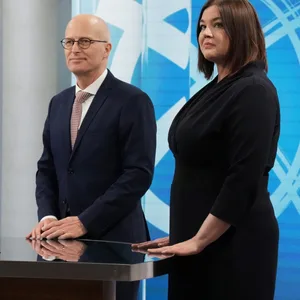 Hamburgs Bürgermeister Peter Tschentscher (SPD) und die Zweite Bürgermeisterin Katharina Fegebank (Grüne) nach der Bürgerschaftswahl Anfang März im Congress Center.