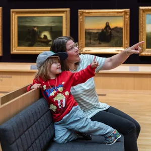 Die Hamburger Kunsthalle bietet Führungen speziell für Familien an.