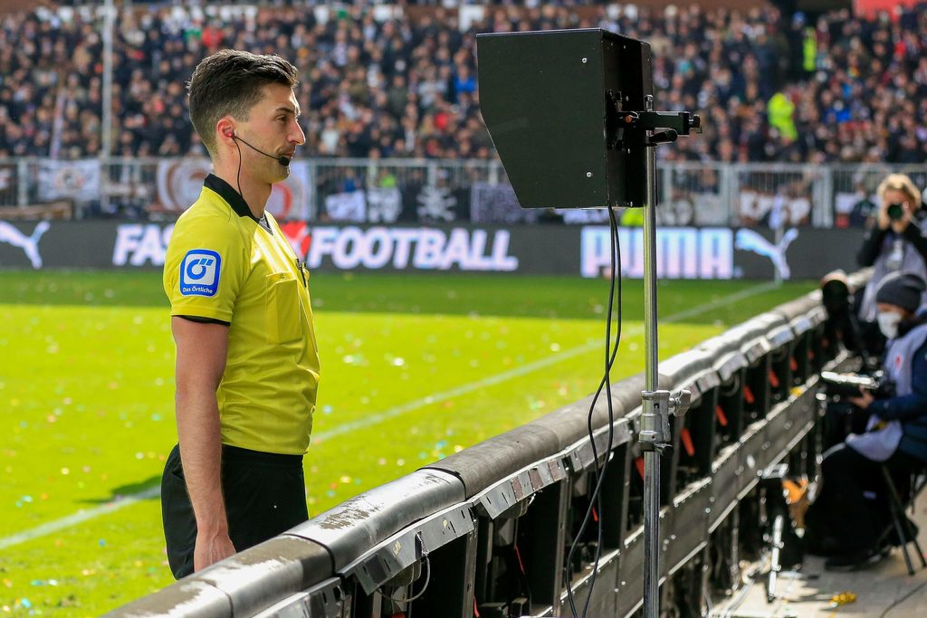 Florian Badstübner checkt den Bremer Ausgleich - und gibt ihn dann.