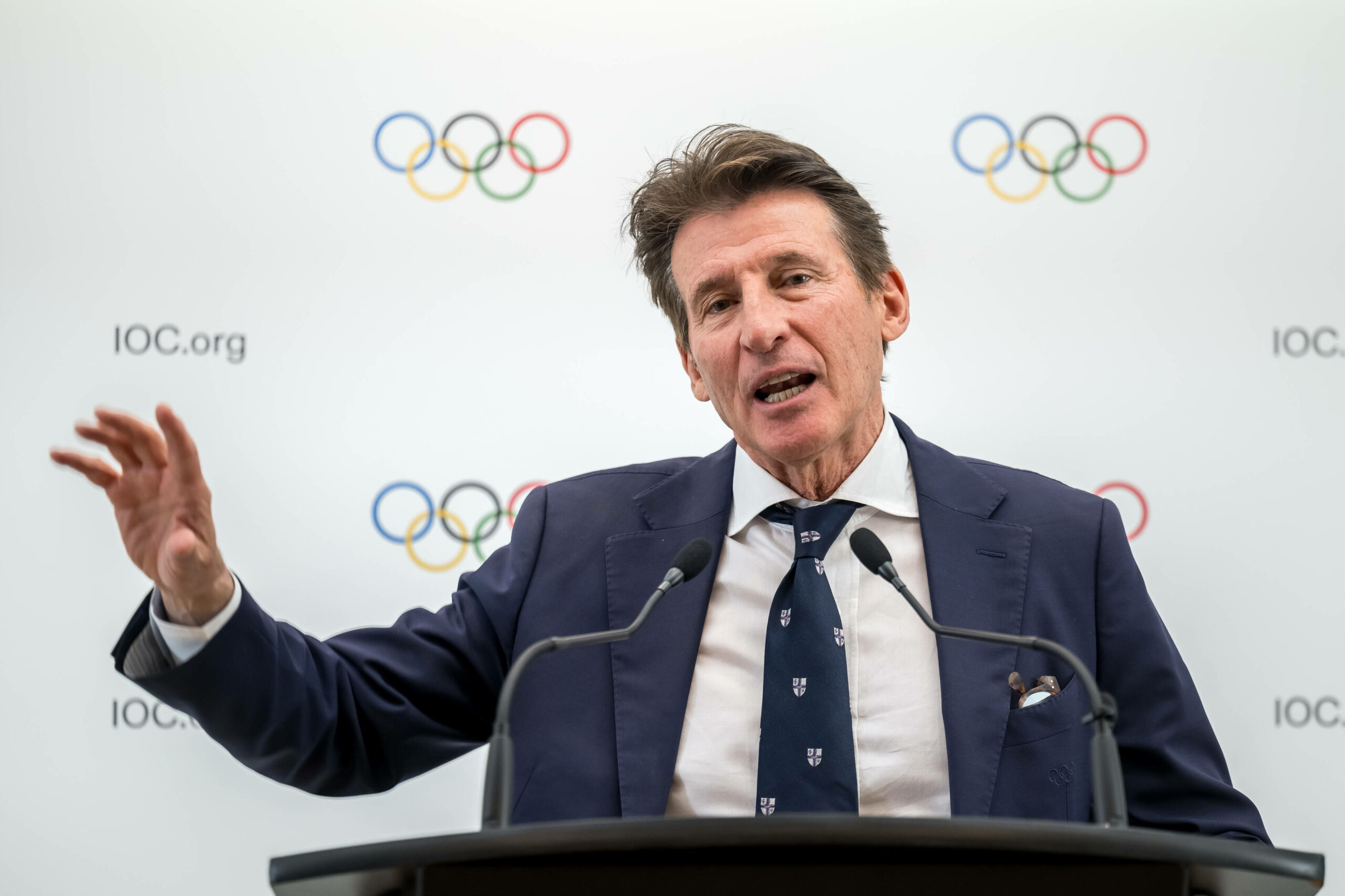 Sebastian Coe bei einer Pressekonferenz