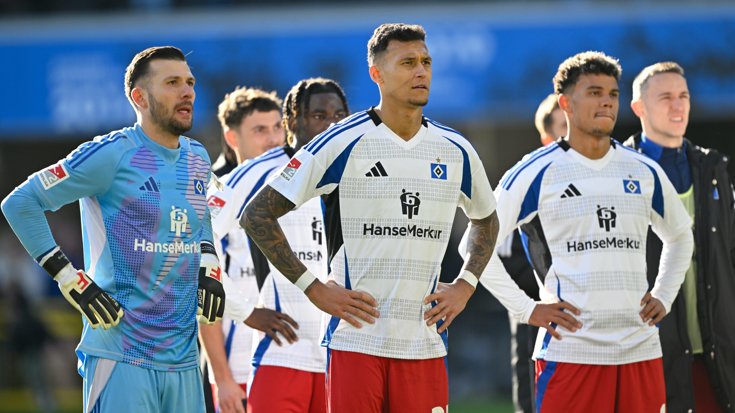 Wie geht es weiter im Aufstiegskampf? Nach der Pleite in Paderborn wollen es die HSV-Profis schon gegen Düsseldorf wieder besser machen.