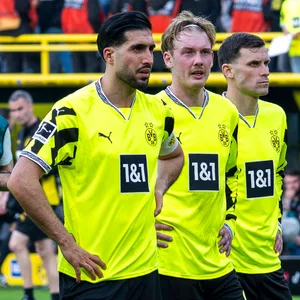 Dortmunds Stars mussten sich nach der 0:1-Pleite gegen Augsburg einiges anhören.