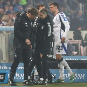 Jonas Meffert verlässt angeschlagen den Platz