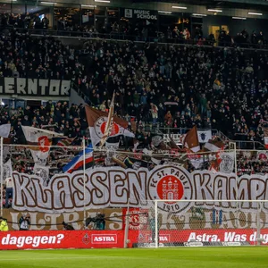 Südtribüne am Millerntor gegen Hoffenheim