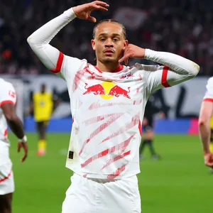 Xavi Simons bejubelt sein Tor