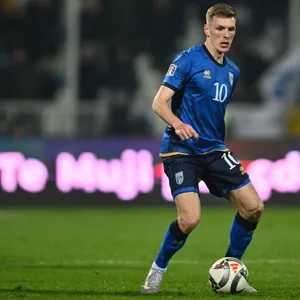 Emir Sahiti im Kosovo-Trikot
