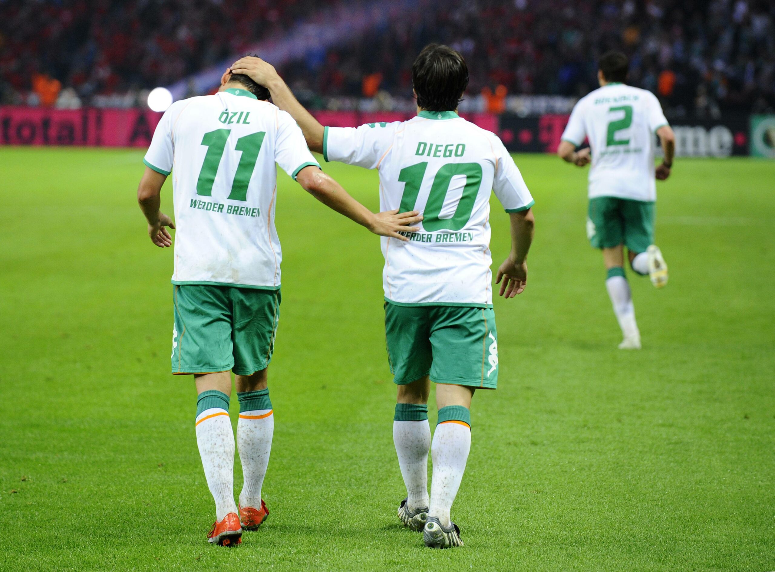 Mestu Özil und Diego im Bremen-Trikot