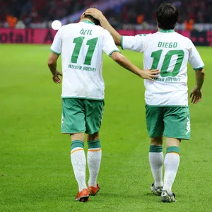 Mestu Özil und Diego im Bremen-Trikot