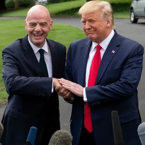 Infantino und Trump geben sich die Hand