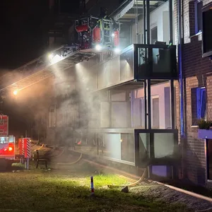 Die Feuerwehr war mit einer Drehleiter im Einsatz.