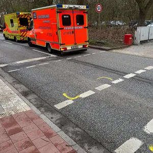 Der Mann wurde an diesem Straßenübergang von einem Auto angefahren.