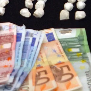 Der Angeklagte handelte unter anderem mit Amphetaminen, Kokain, Ecstasy und Marihuana. (Symbolfoto)
