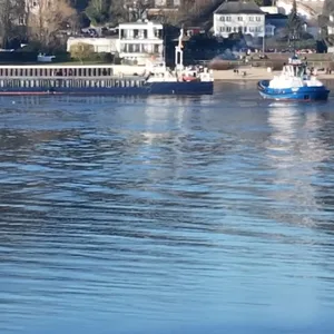 Das Schiff ist auf Grund gelaufen.