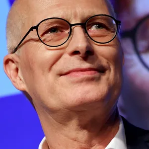 Der Alte und der Neue: Bürgermeister Peter Tschentscher (SPD).