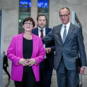 Saskia Esken, Lars Klingbeil und Friedrich Merz