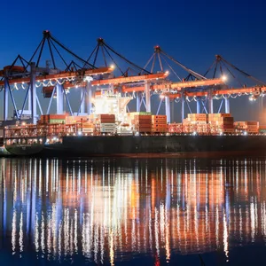 Trotz eines Rückgangs: Hamburger Hafen war 2024 mit Abstand der umschlagsstärkste deutsche Seehafen – vor Bremerhaven, Wilhelmshaven und Rostock.