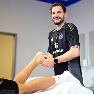 HSV-Physio Andreas Thum im Massageraum