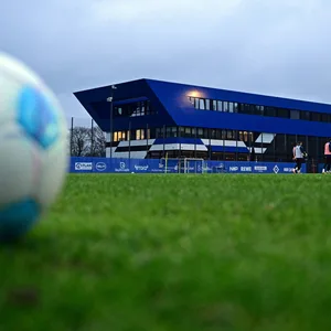 Die Trainingsplätze im Volkspark waren am Montag gut besucht.